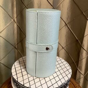 EUC- Max Studio Home Jewelry Travel Case